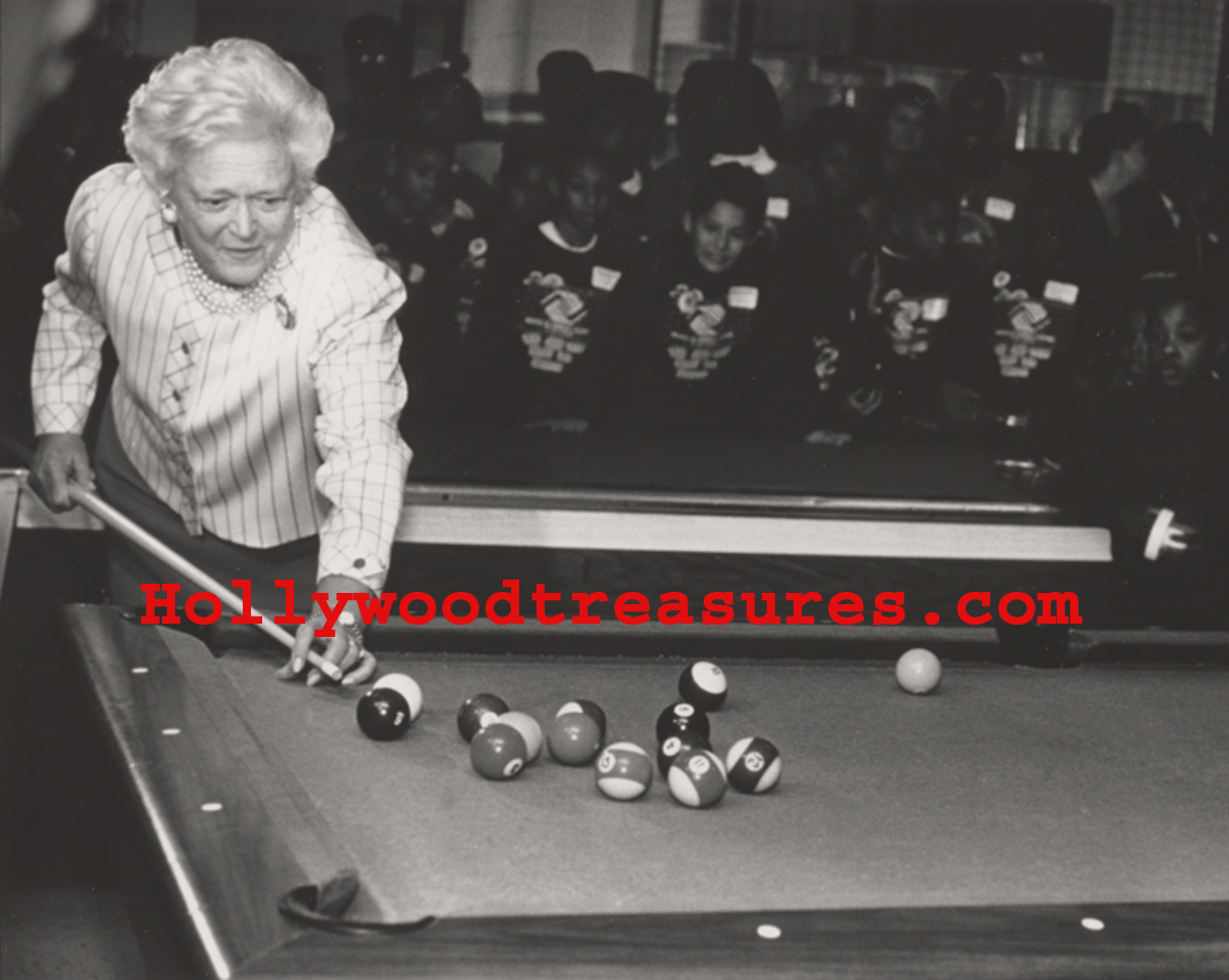 Barbara Bush~Playing Pool~Shooting Pool~1st Lady~Billiards~Photo~Decor