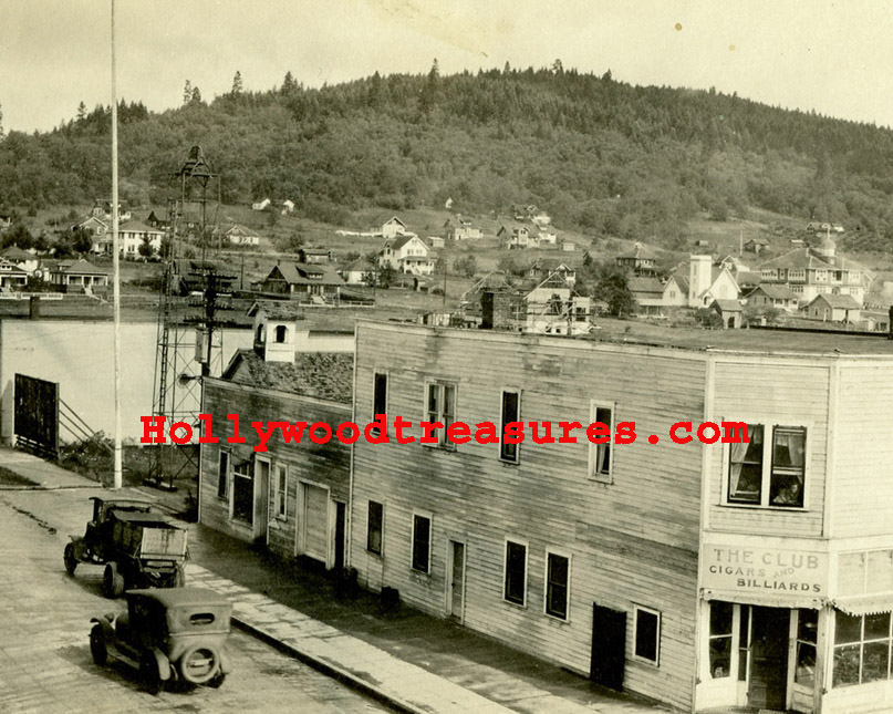 Pool Hall Poster~Billiards~Playing Pool~Playing Billiards~Decor~Shooting Pool ~ Poster~Photo